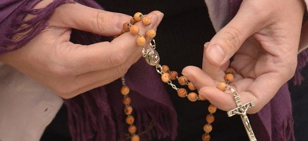 7 razones de Sor Lucía, una de las videntes de Fátima, para rezar el Rosario todos los días 2