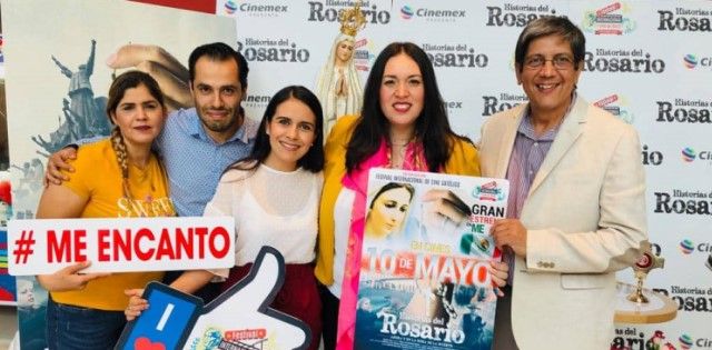 Gaby Jácoba -segunda por la derecha- en la promoción de la película Historias del Rosario