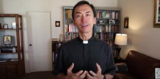 El padre Quan Tran habla de su vocación ligada a María, modelo de cristianos