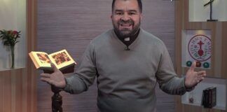 El sacerdote Javier Riveros conduce El Rosario Peregrino los domingos en Minuto de Dios