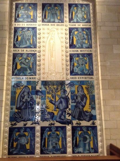 Brasil entregó este mosaico de títulos marianos a la Basílica de la Anunciación