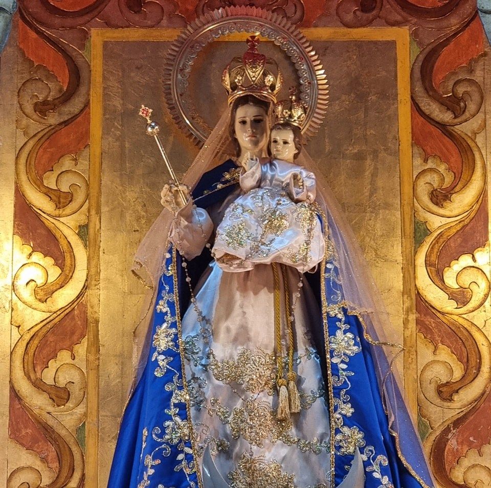 Una imagen de la Virgen del Rayo, imitando a la original, la del milagro