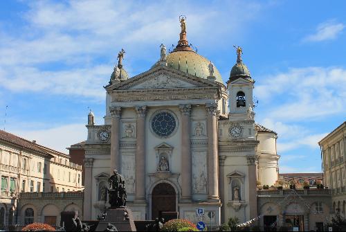 Basílica de María Auxiliadora en Turín. 