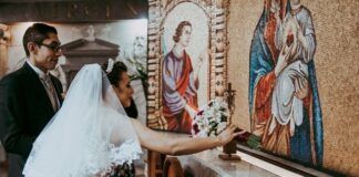 Los novios pueden tener detalles especiales con la Virgen María en su boda