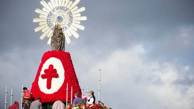 Virgen del Pilar patrona de la Hispanidad.