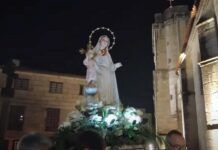 Procesión de la Virgen por las calles de Pontevedra.