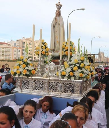 Procesión de la Virgen de Fátima en Málaga.