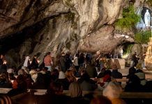 Oración en la Vigilia de la Virgen de Lourdes en el santuario, el 10 de febrero de 2025