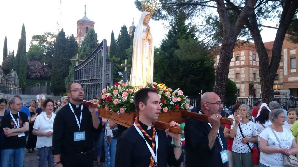 La Virgen de Fátima, en la procesión de las antorchas en el Cerro de los Ángeles.