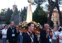 La Virgen de Fátima, en la procesión de las antorchas en el Cerro de los Ángeles.