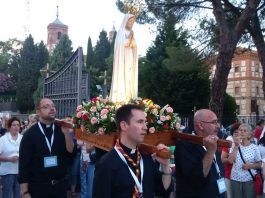 La Virgen de Fátima, en la procesión de las antorchas en el Cerro de los Ángeles.