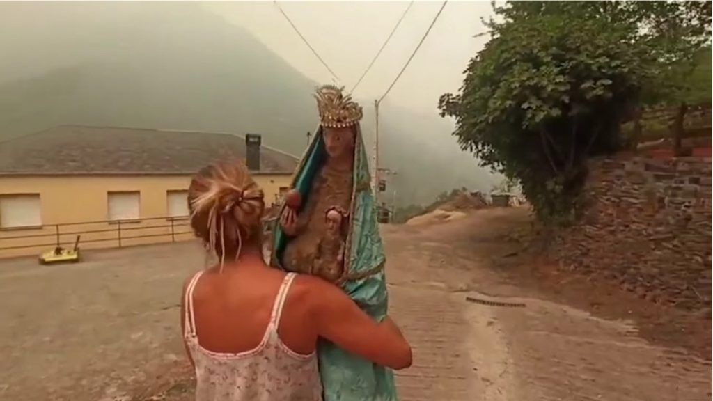 Susana, la mujer de Lusio (León) que salvó la imagen de la virgen centenaria de las llamas.